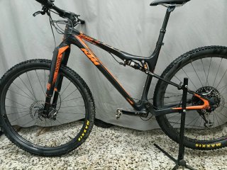 Bicicleta KTM Scarp Prestige Carbono