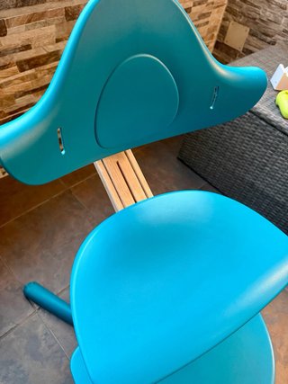 Silla Stokke Nomi Verde + Accesorios