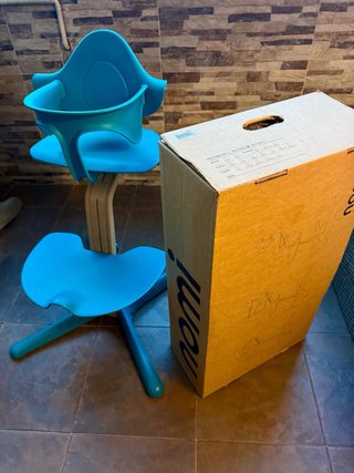 Silla Stokke Nomi Verde + Accesorios
