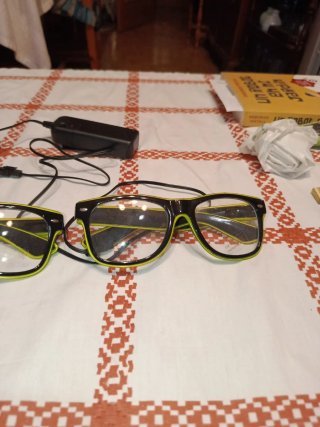 Gafas De Neón Verdes Y Negras Nuevas Sin Estrenar.