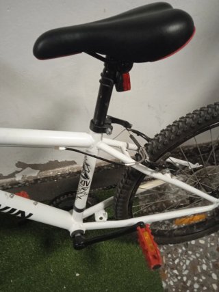Bicicleta infantil B'TWIN Rockrider 300