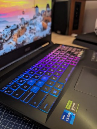 MSI Pulse 15 i7 RTX 4070 32GB RAM 1TB SSD