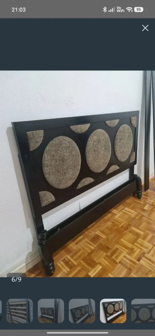 Cama de metal y madera con cabecero