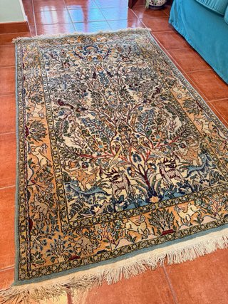 Alfombra antigüa tradición persa árbol de la vida