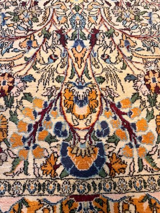 Alfombra antigüa tradición persa árbol de la vida