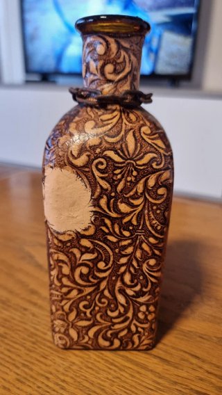 Antica bottiglia per liquori del XX secolo