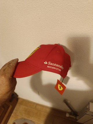 Gorra Ferrari SF Negra Nueva con Etiqueta