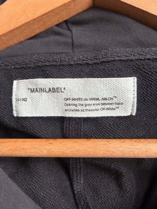 Sudadera Off-White con cremallera y capucha