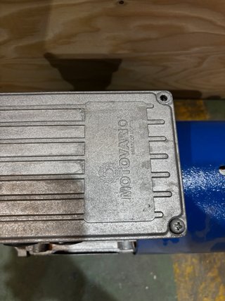 Motor trifásico Motovario con freno