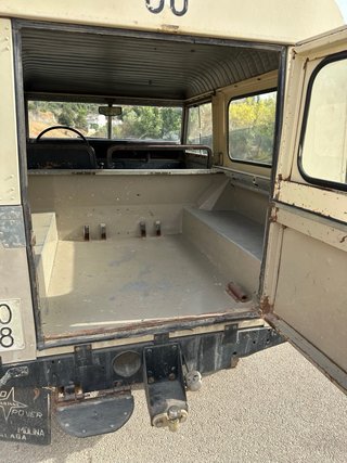 Land Rover Santana 88”