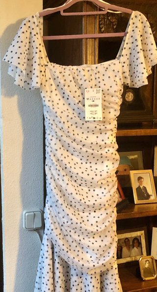 Rebajadísimo vestido l lunares blanco y negro