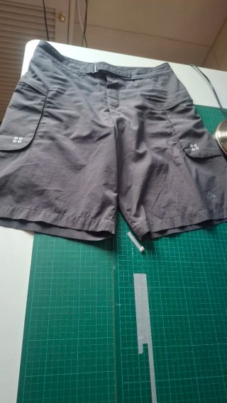 Bermuda Nike Gris Talla S