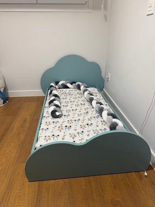 Cama infantil 140x70 cm sin estrenar.