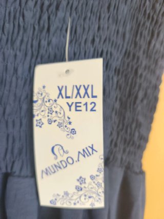 Vestido largo azul con volantes