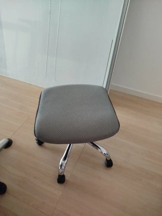 5 Sedie da Ufficio + Pouf in Omaggio, 10 euro unità