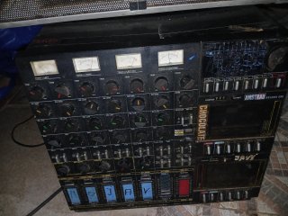 Amstrad altavoces y mesa de mezclas