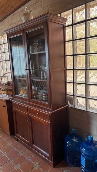 Vitrina de salón de madera y cristal Precio negoc