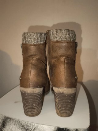 Botas marrones con calcetín