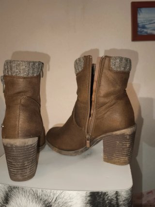 Botas marrones con calcetín