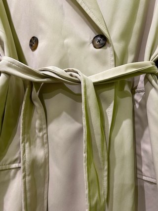 Gabardina larga Stradivarius beige Talla XS