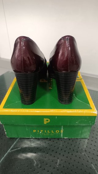 Zapatos de vestir Pitillos rojos talla 39