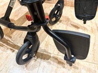 Silla de ruedas de aluminio nueva! Muy poco uso!