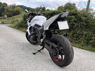 Kawasaki Z750 2012 Blanca