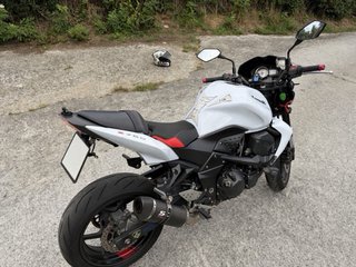 Kawasaki Z750 2012 Blanca