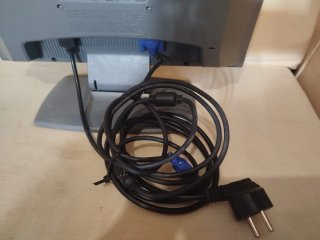 Monitor LG Flatron + cable de alimentación y VGA