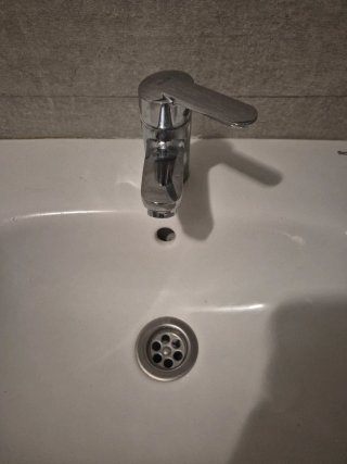 Lavabo Roca blanco con grifo Roca
