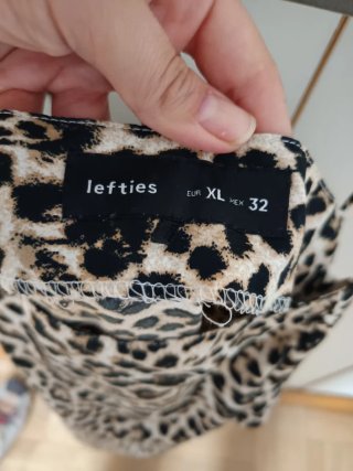 Vestido corto estampado leopardo
