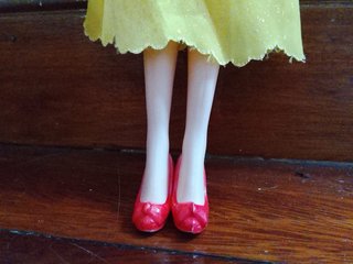 Muñeca Princesa Disney Corona Roja