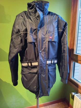 Parka Issa Osaka Negra