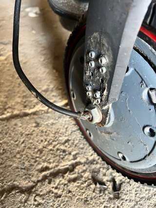 Patinete eléctrico y bicicleta