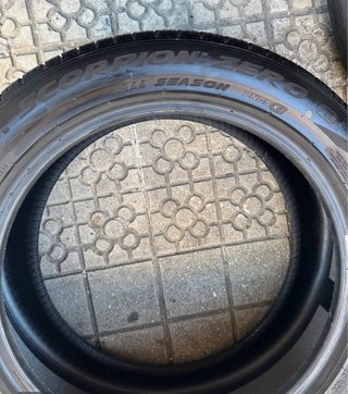 235/50R20 104W Pirelli Scorpion Zero