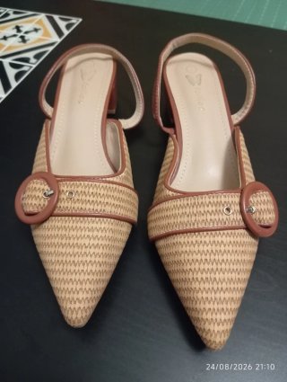 Zapatos Follies Beige y Marrón
