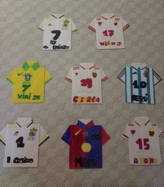 Camisetas de fútbol de papel