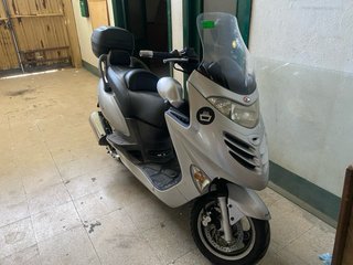 Scooter DINK 125 Plata y Rojo