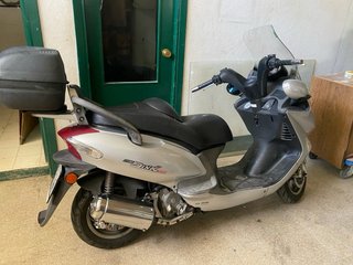 Scooter DINK 125 Plata y Rojo