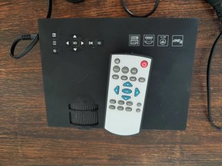 Mini Proyector LED WiFi HDMI USB con Mando