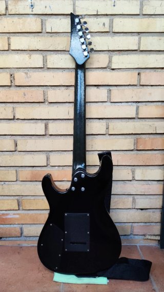 Pack Guitarra Eléctrica Ibanez GIO + Ampli Ibanez