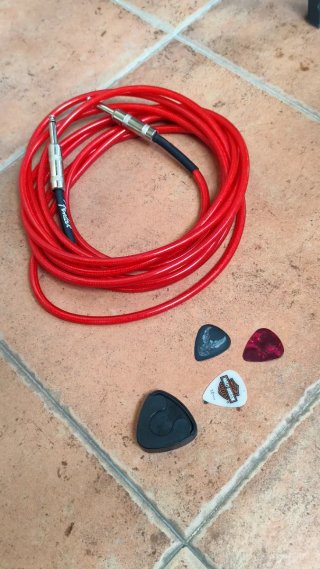 Pack Guitarra Eléctrica Ibanez GIO + Ampli Ibanez