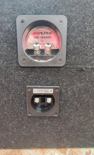 Subwoofer Alpine 500W como nuevo