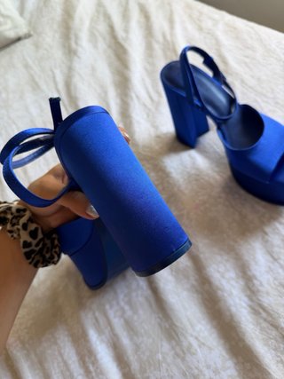 Sandalias plataforma Stradivarius azul 38