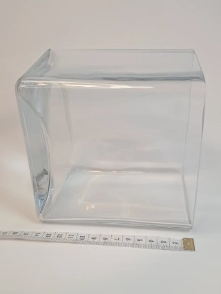Jarrón rectangular de cristal transparente