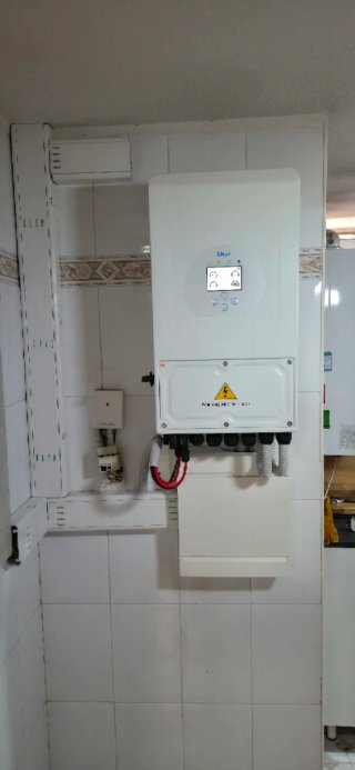 Instalación sistemas solares Deye