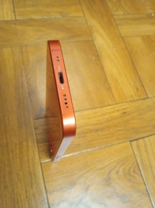 iPhone 12 mini rojo ideal para componentes.