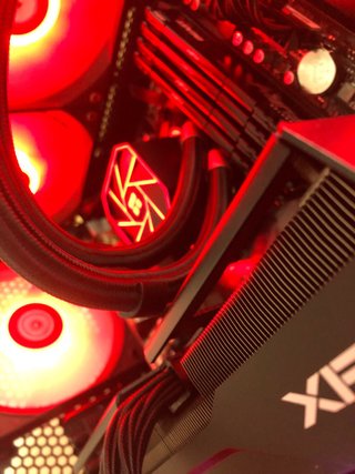 RX 9060 XT + R7 X + 16GB | PC Gaming Lian Li