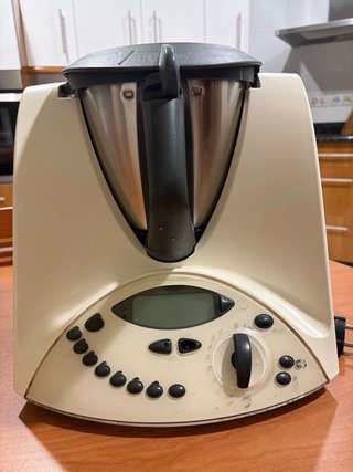 Thermomix TM31 con libro y accesorios