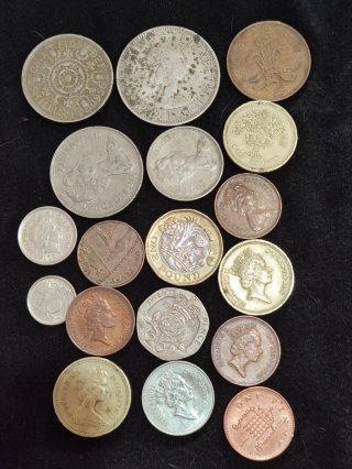 Lote 19 monedas antiguas inglesas Isabel II-libra